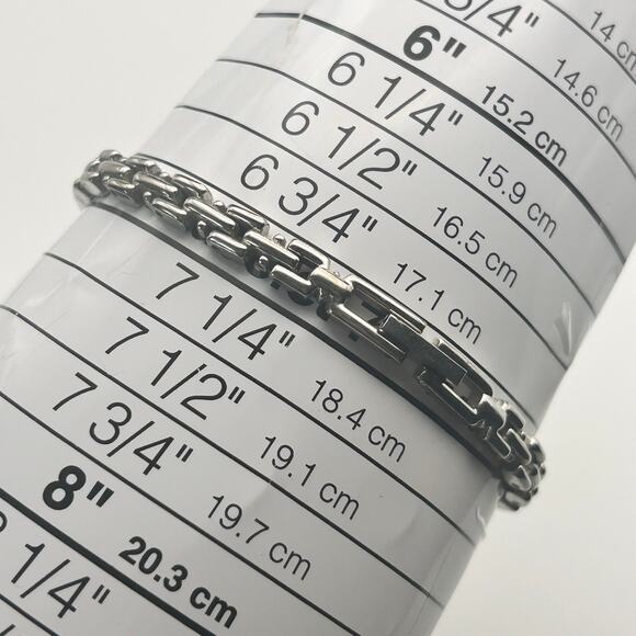 Advance Silver Tone Women’s Quartz Watch 20mm Working New Battery - Picture 8 of 8